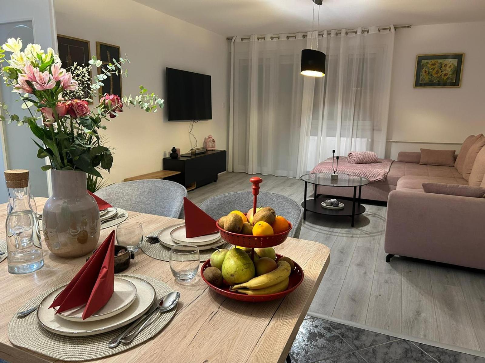 Nastasija Apartment オシエク エクステリア 写真